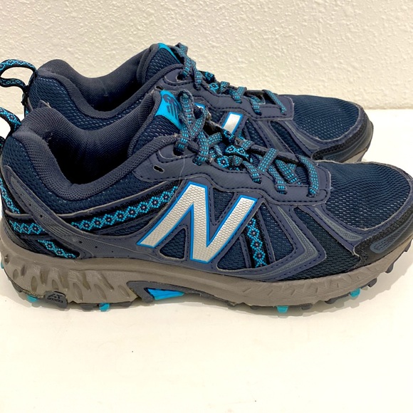 New Balance Women's WT410v5 Cushioning Trail Running Shoe Gray and Teal Size 6.5 - Picture 2 of 9
